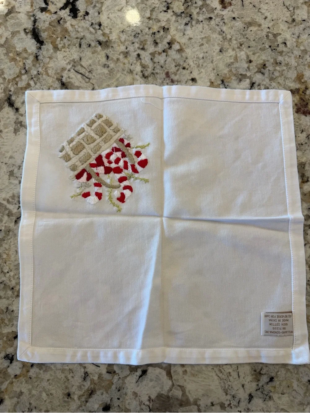 Williams-Sonoma White Embroidered Cotton Cocktail Napkins Christmas Holidays (6)